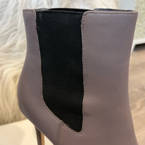 Bran New with Box Neiman Marcus Palazzi Lt Grey Ankle Boot size 6 Gorgeous! - Picture 3 of 10